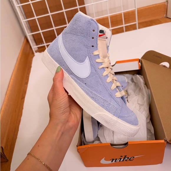 😍NWT😍 NIKE WOMEN BLAZER MID '77 VINTAGE (BLUE WHISPER/FOOTBALL GREY-SAIL) W 8.5 - Picture 2 of 15